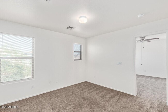 Building Photo - Spacious 3 bed, 2.5 bath in Maricopa