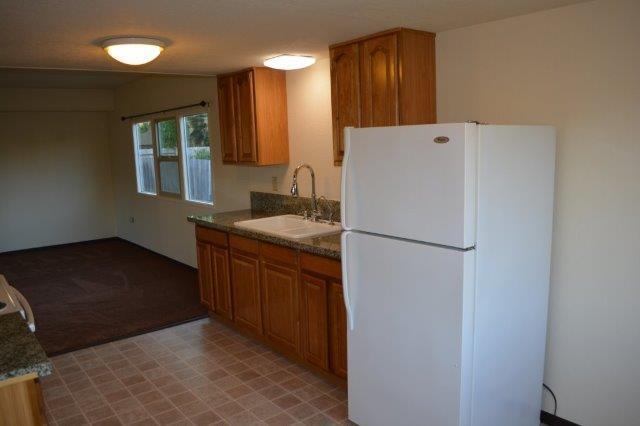 Building Photo - Sweet in-town mobile, very cute 1 bedroom