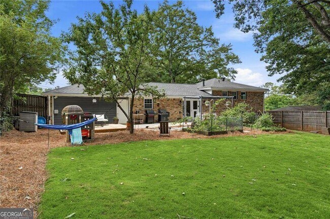 Building Photo - 1720 Mary Lou Ln SE