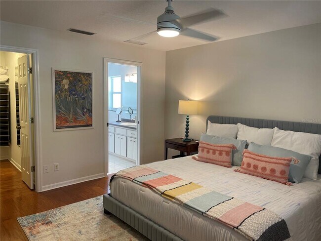 Building Photo - 1012 Laurel Ave