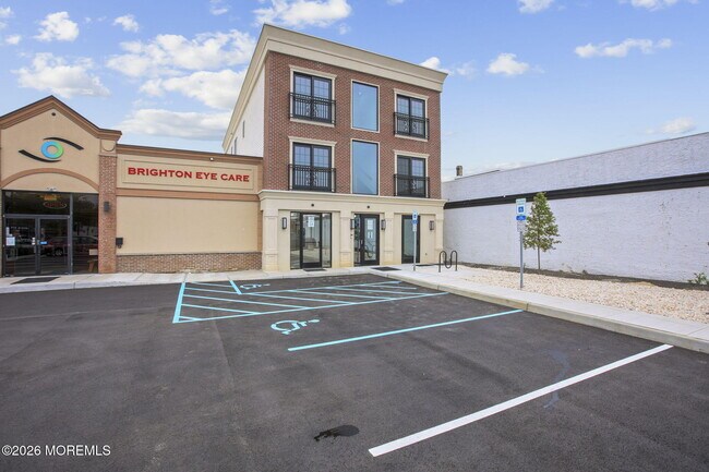 Building Photo - 112 Brighton Ave