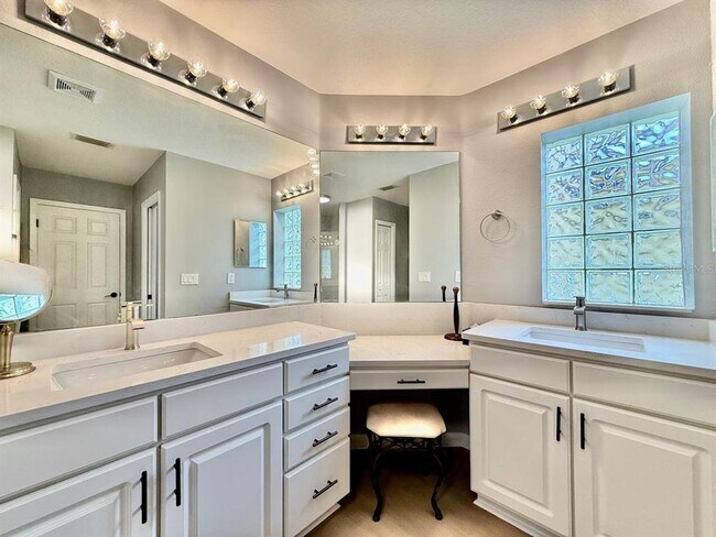 Building Photo - 6600 Gentle Ben Cir