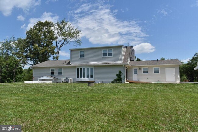 Building Photo - 4055 Ringwood Rd