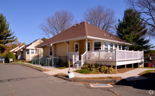 Building Photo - Woodview Apartments