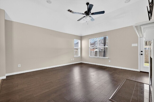 Building Photo - 4353 Mountain Crest Dr