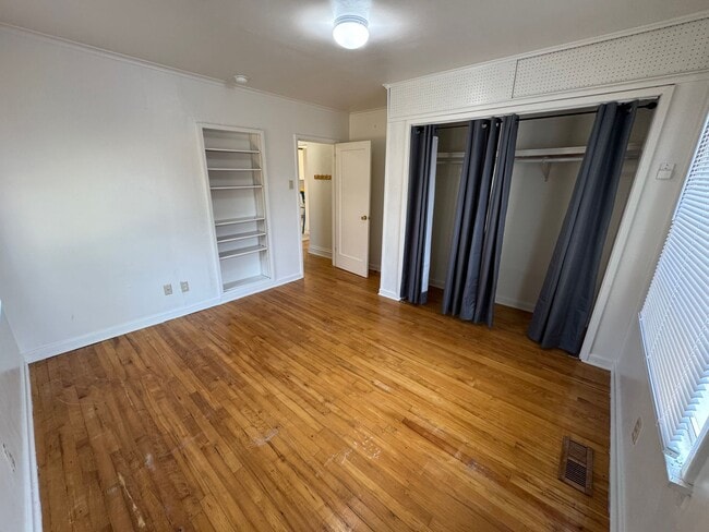 Building Photo - 4 Bedroom 2 Bathroom Mount Vernon House Cl...