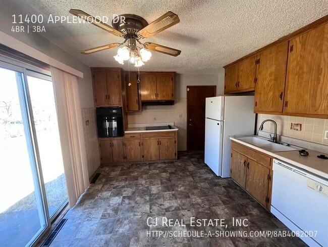 Building Photo - 11400 Applewood Dr