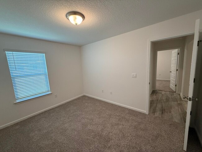 Building Photo - 225 Gray Owl Dr