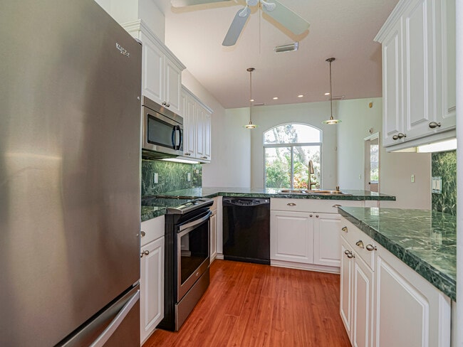 Building Photo - 915 Bahia Mar Rd