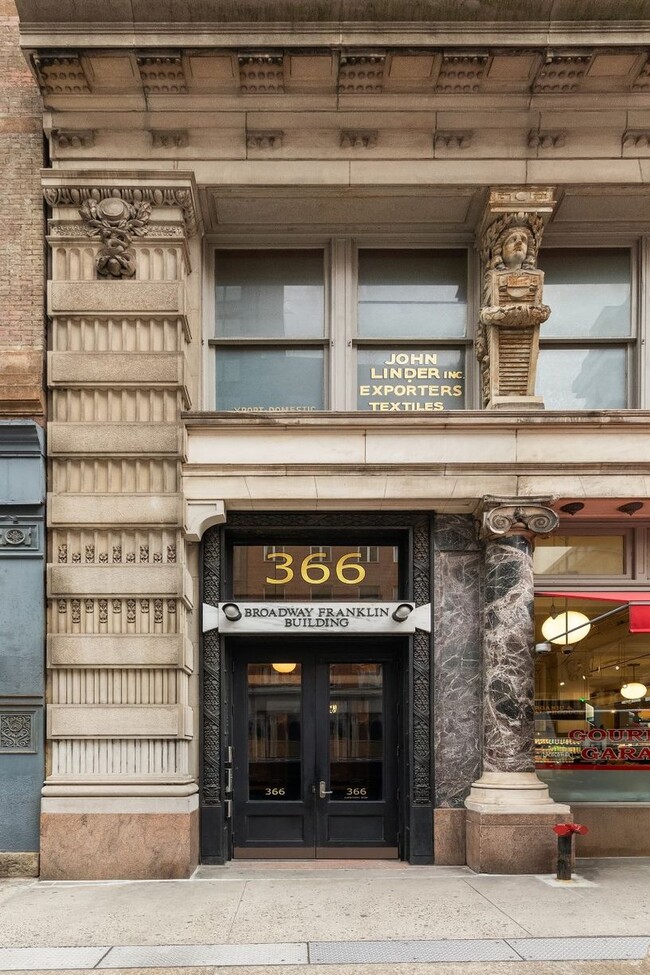 Building Photo - 366 Broadway