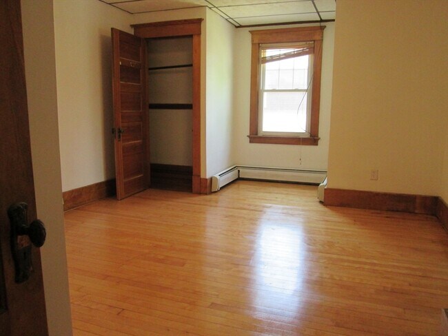 Building Photo - 5 Oberlin St