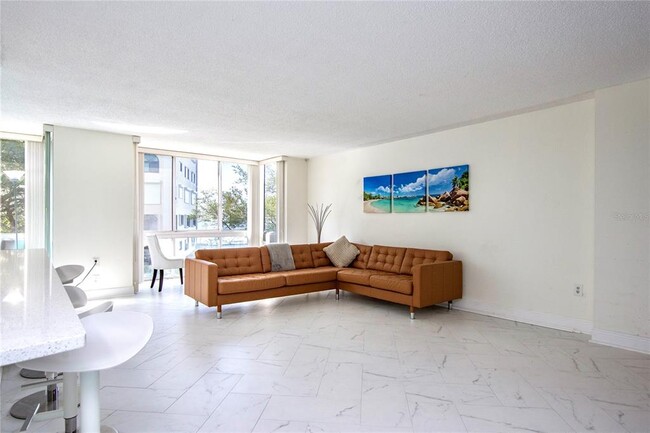 Building Photo - 660 Island Way