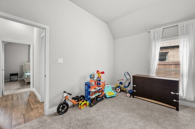Building Photo - 8136 Tyrell Hgts Rd