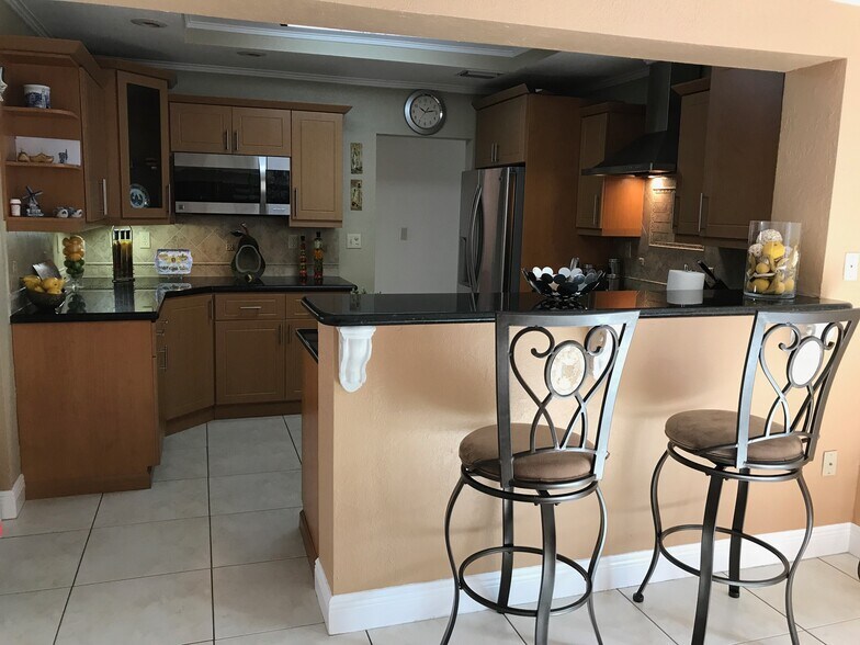 Building Photo - 6630 NW 38th Ter