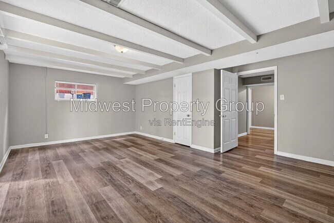 Building Photo - 10002 Kodiak Dr
