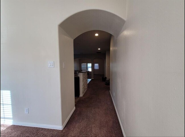 Building Photo - 3410 Hunter's Canyon