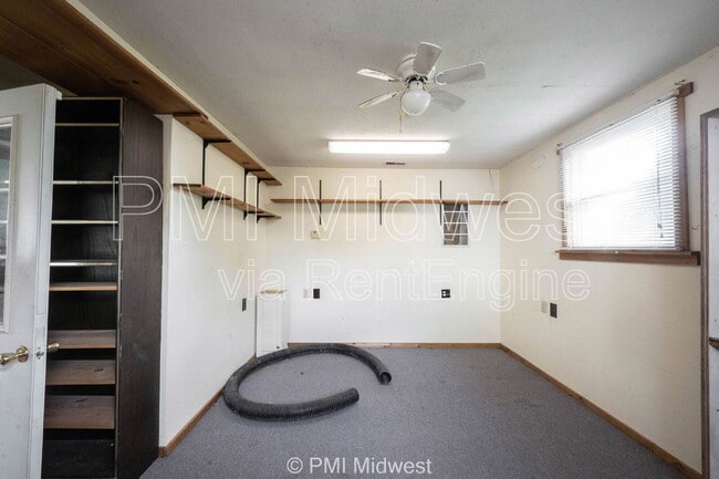 Building Photo - 126 Lewis Dr