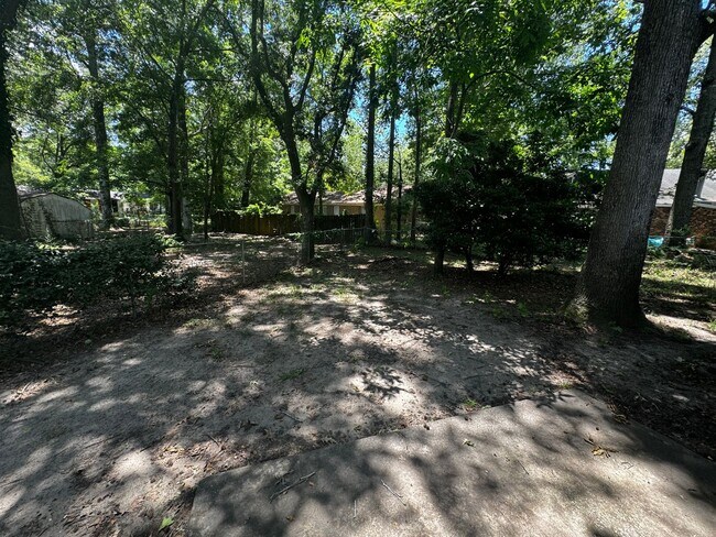 Building Photo - Updated Duplex in Ladson