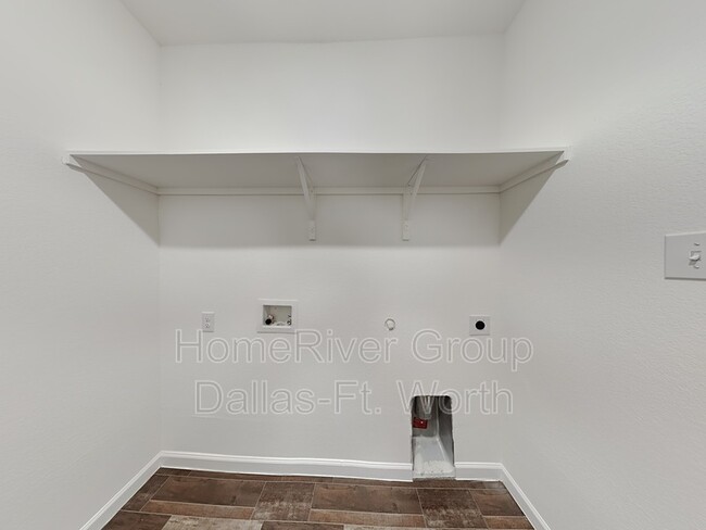 Building Photo - 424 Dove Creek Ln