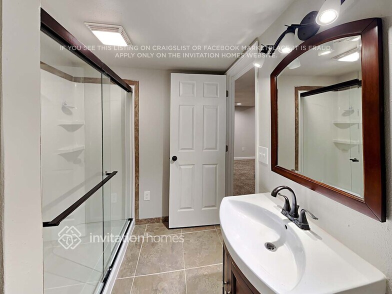 Building Photo - 366 Emerald St