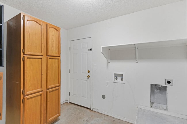 Building Photo - 440 Goldshire Pl