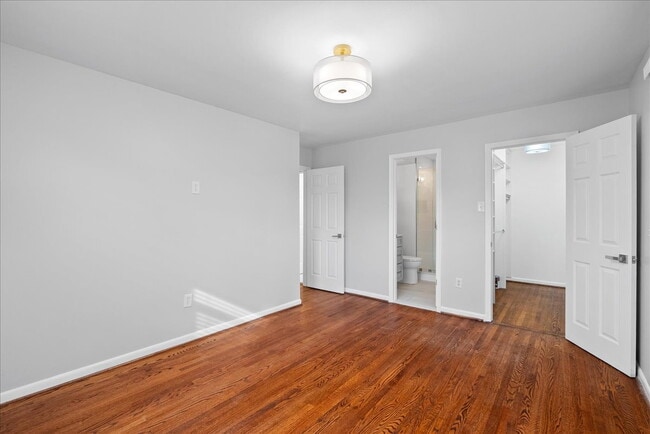 Building Photo - "Spacious 5-Bed split level Gem with Finished Basement & Fireplace on Brompton St, West Springfie...