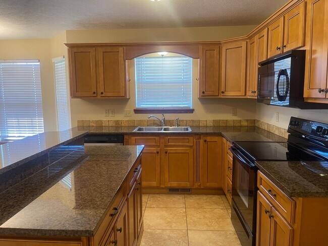 Building Photo - Your new HOME is waiting for you !