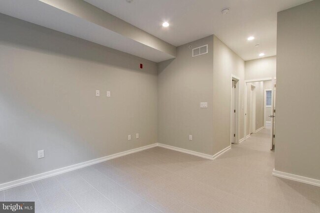 Building Photo - 908 S 21st St