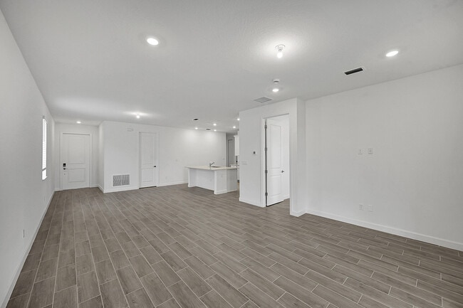 Building Photo - 3550 Angler Dr