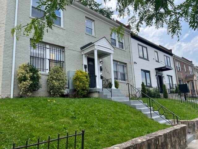 Building Photo - 1267 Meigs Place NE, Unit #3