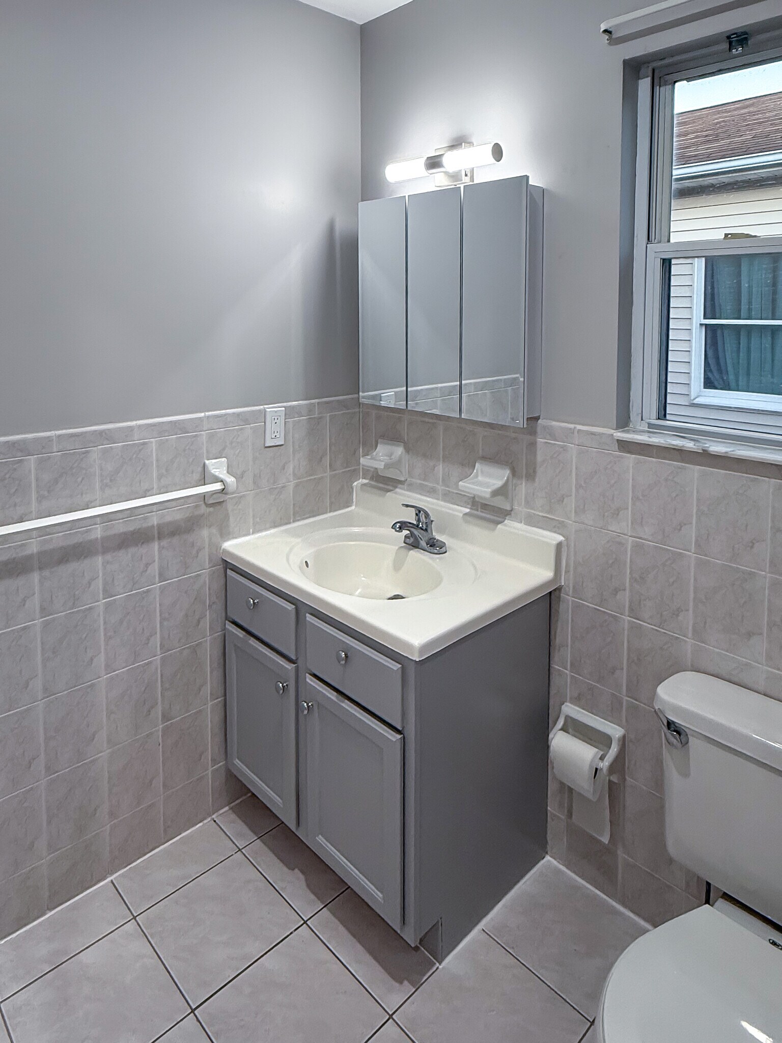 Building Photo - 632 Norwood Ter