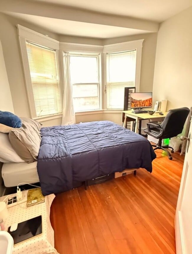 Building Photo - Desirable apartment in Brighton