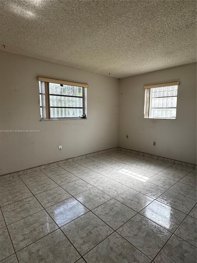 Building Photo - 10721 SW 64th St