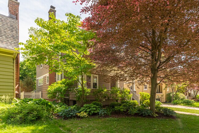 Building Photo - 1111 Olivia Ave