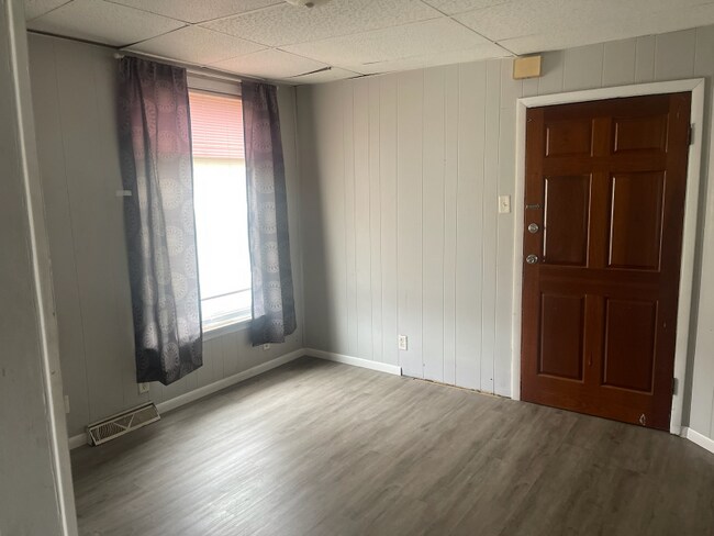 Building Photo - 901 W Beardsley Ave