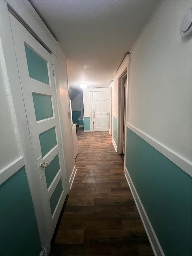 Building Photo - 155 Willow St