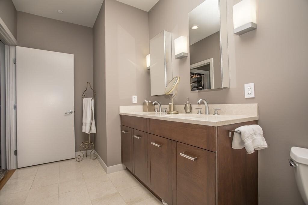 Building Photo - 80 Broad St