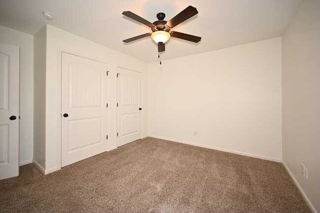 Building Photo - Cute 3-bedroom, 2 bath home with 1 car gar...