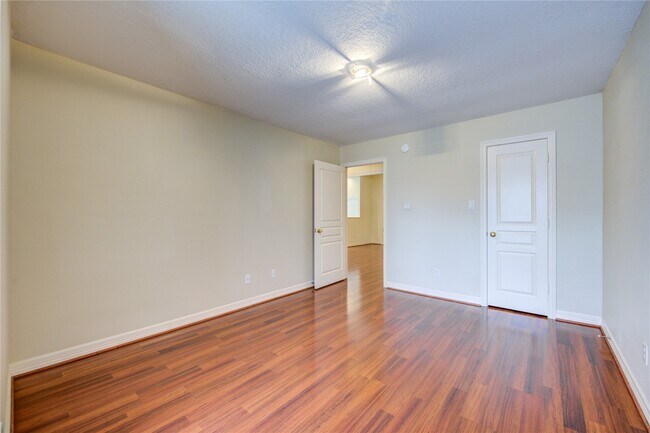 Building Photo - 2915 Monet Dr