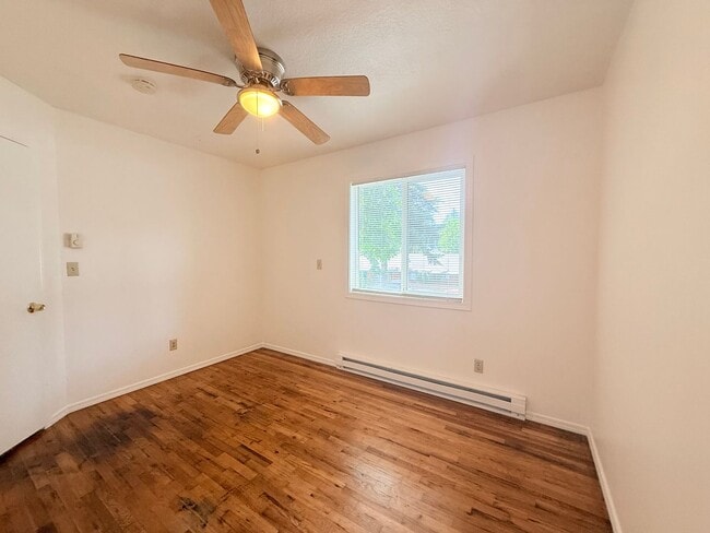 Building Photo - Update 2 Bedroom with Fenced Yard and Water/ Swear & Garbage Paid!
