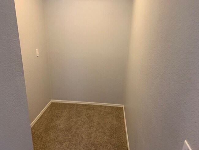 Building Photo - 3 Bedroom in East Mesa