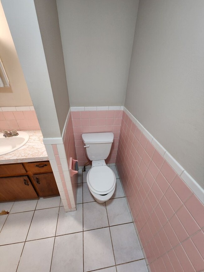 Building Photo - Spacious 3-Bedroom, 2-Bathroom Home COMING...