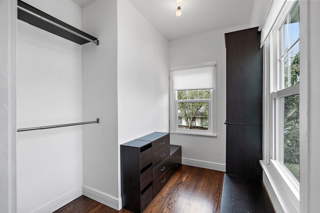 Building Photo - 134 22nd Ave N