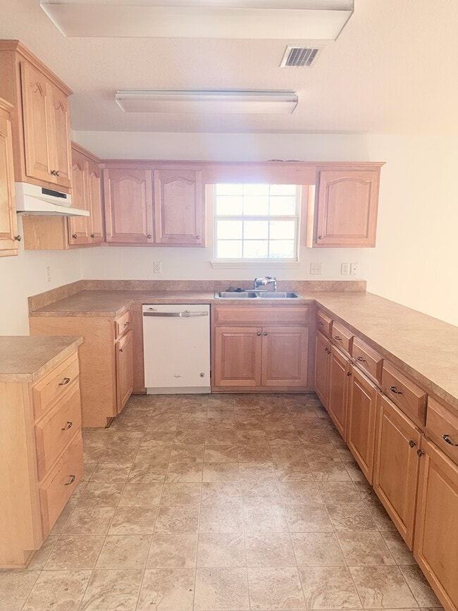 Building Photo - Bradford Duplex