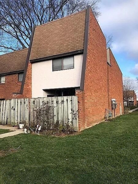 Building Photo - 98 Lancelot Ln
