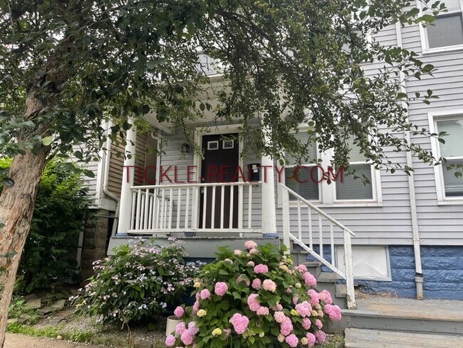 Building Photo - 2-4 Whalin Street