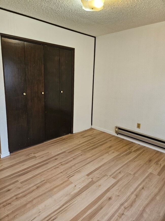 Building Photo - 2bd 1ba W/Fenced Yard