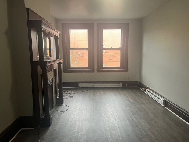 Building Photo - 1203 Reddour St