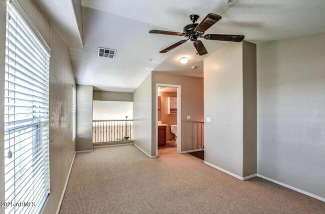 Building Photo - 880 W Aspen Way