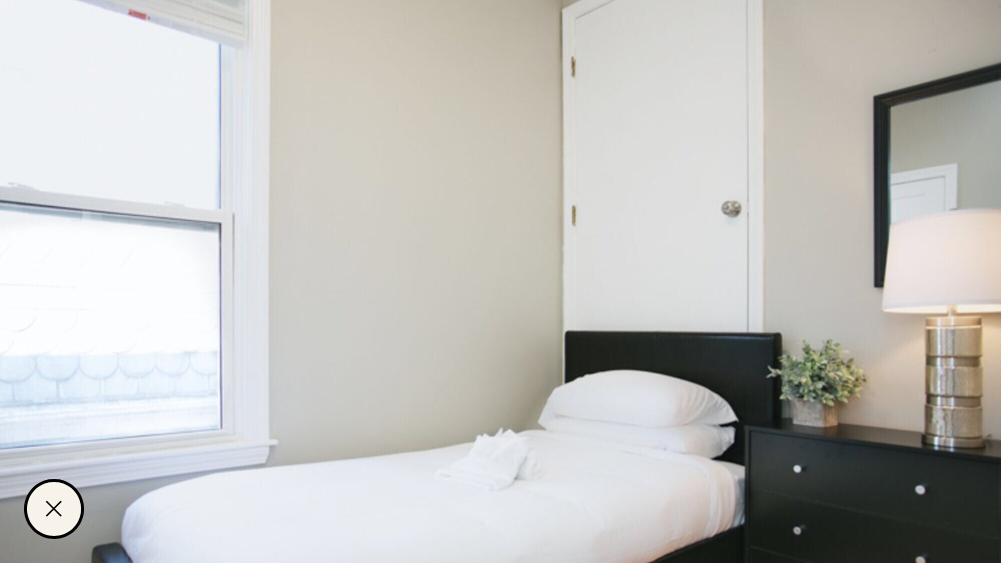 Building Photo - 7 Story St